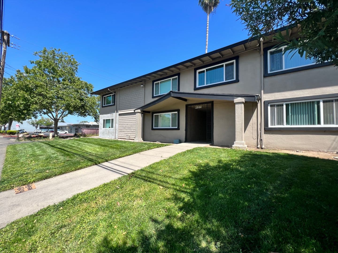 Sacramento Apartment: 1588 Morse Ave