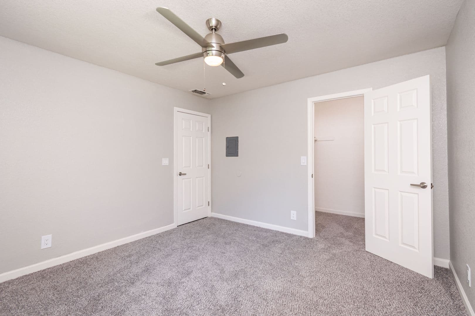 Rancho Cordova Apartment: 2707 La Verta Court