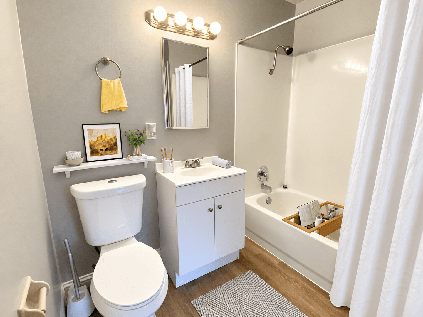 Carmichael Apartment: 5914 Stanley Ave