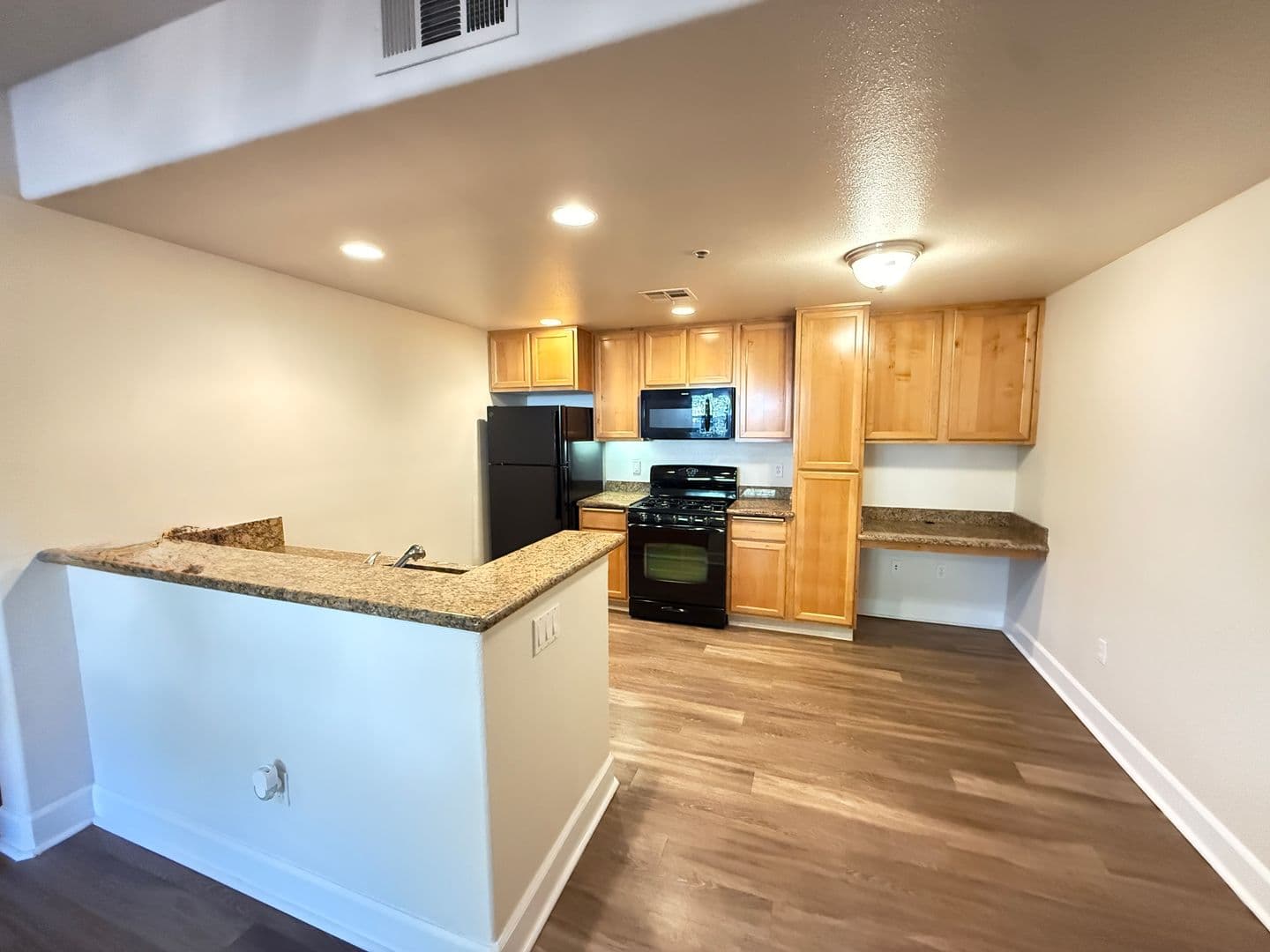 Roseville Apartment: 1501 Secret Ravine Pkwy