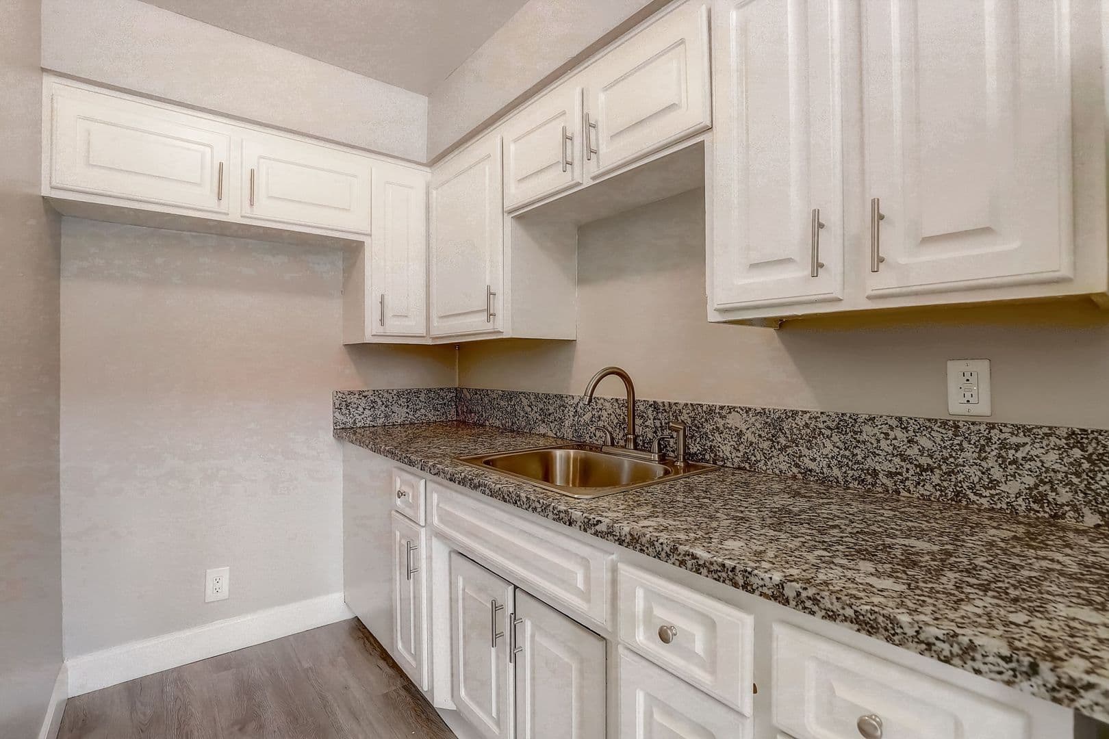 Sacramento Apartment: 3821 Marconi Ave
