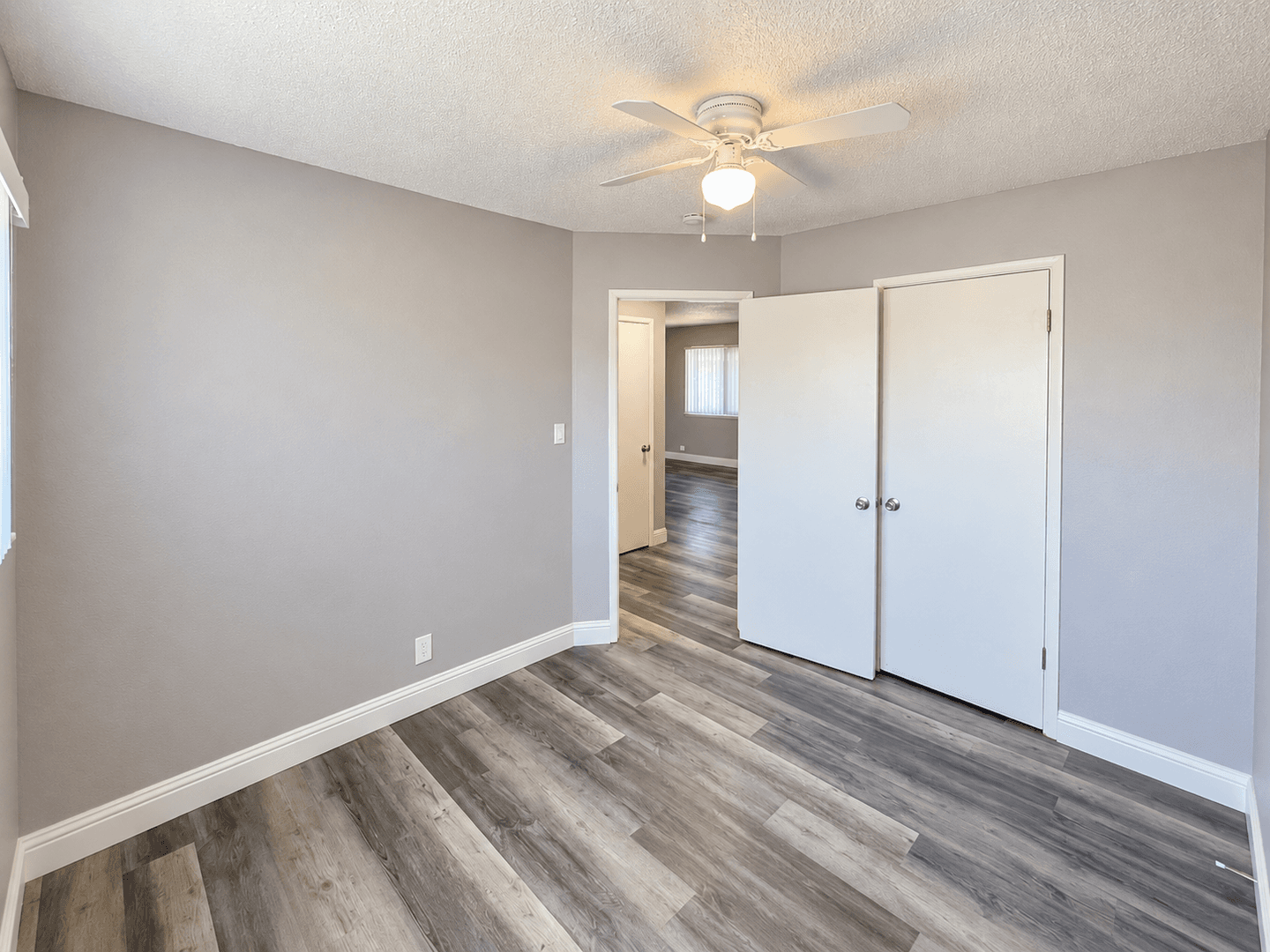 Sacramento Apartment: 5242 College Oaks Dr