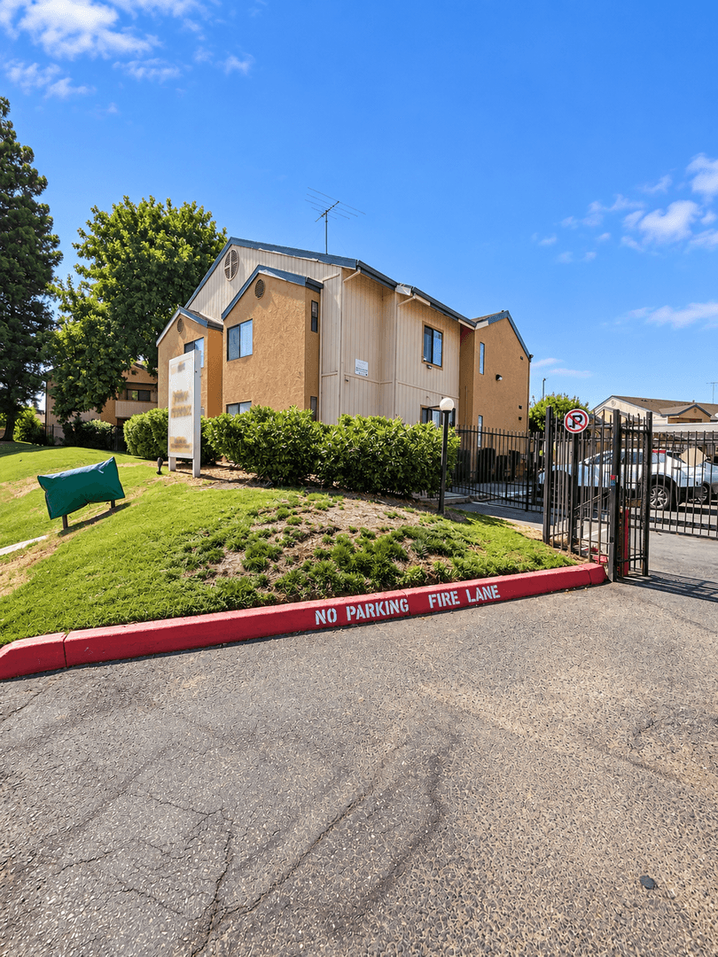 Sacramento Apartment: 3859 Annadale Ln
