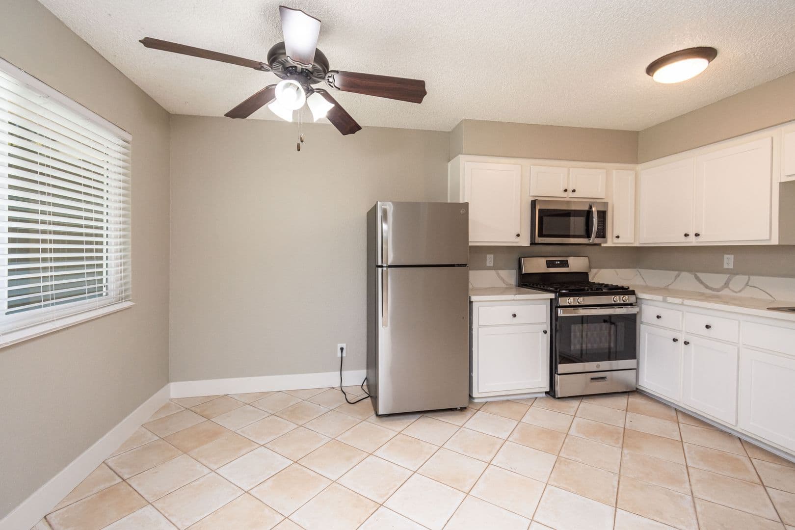 Sacramento Apartment: 1580 Morse Avenue
