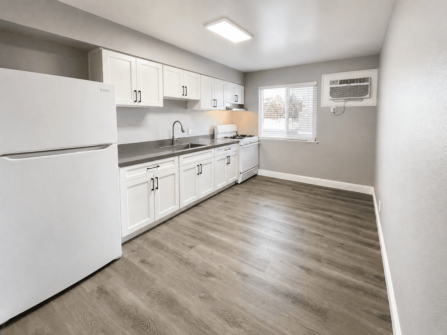 Sacramento Apartment: 5242 College Oaks Dr