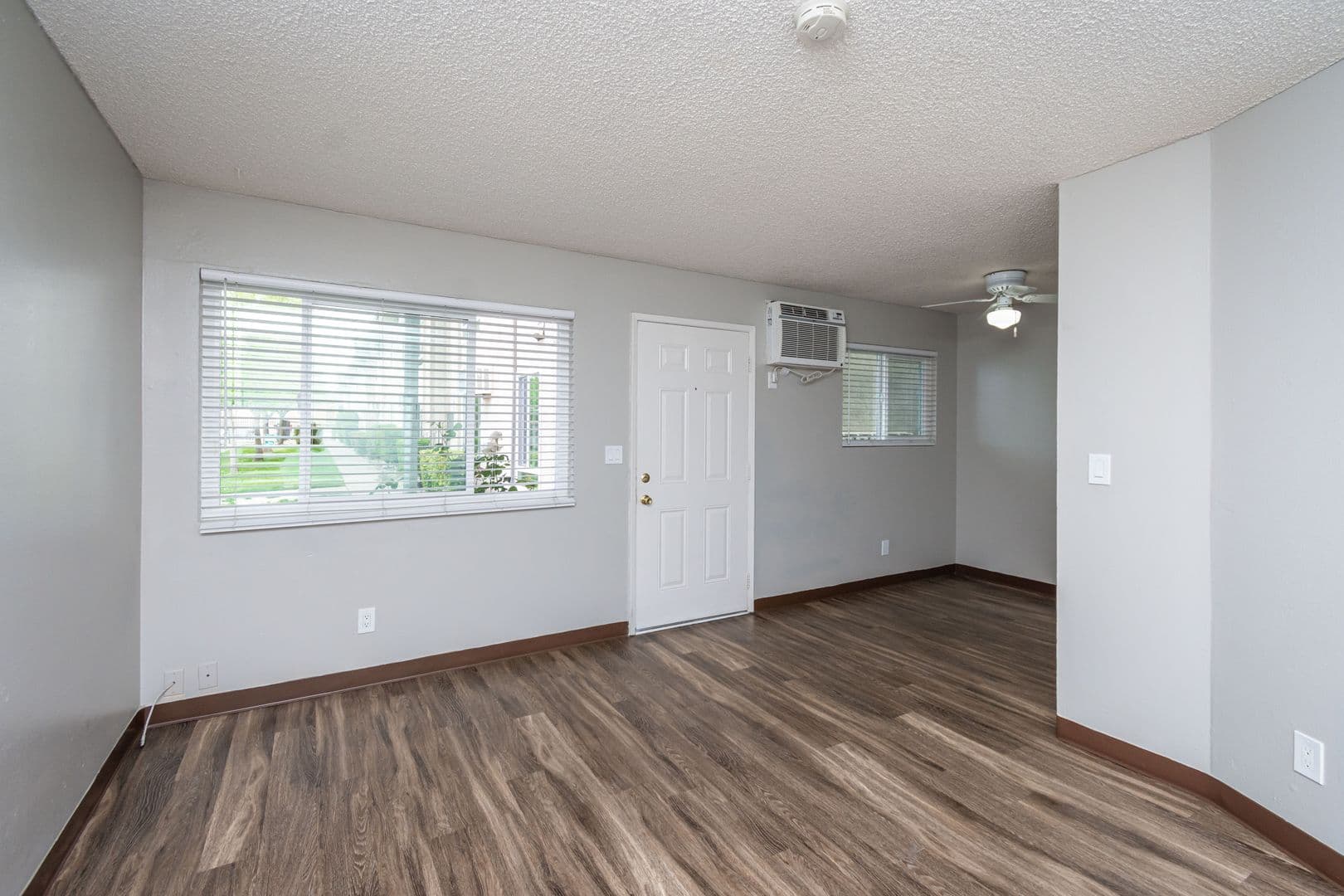Sacramento Apartment: 5119 Hillsdale Blvd