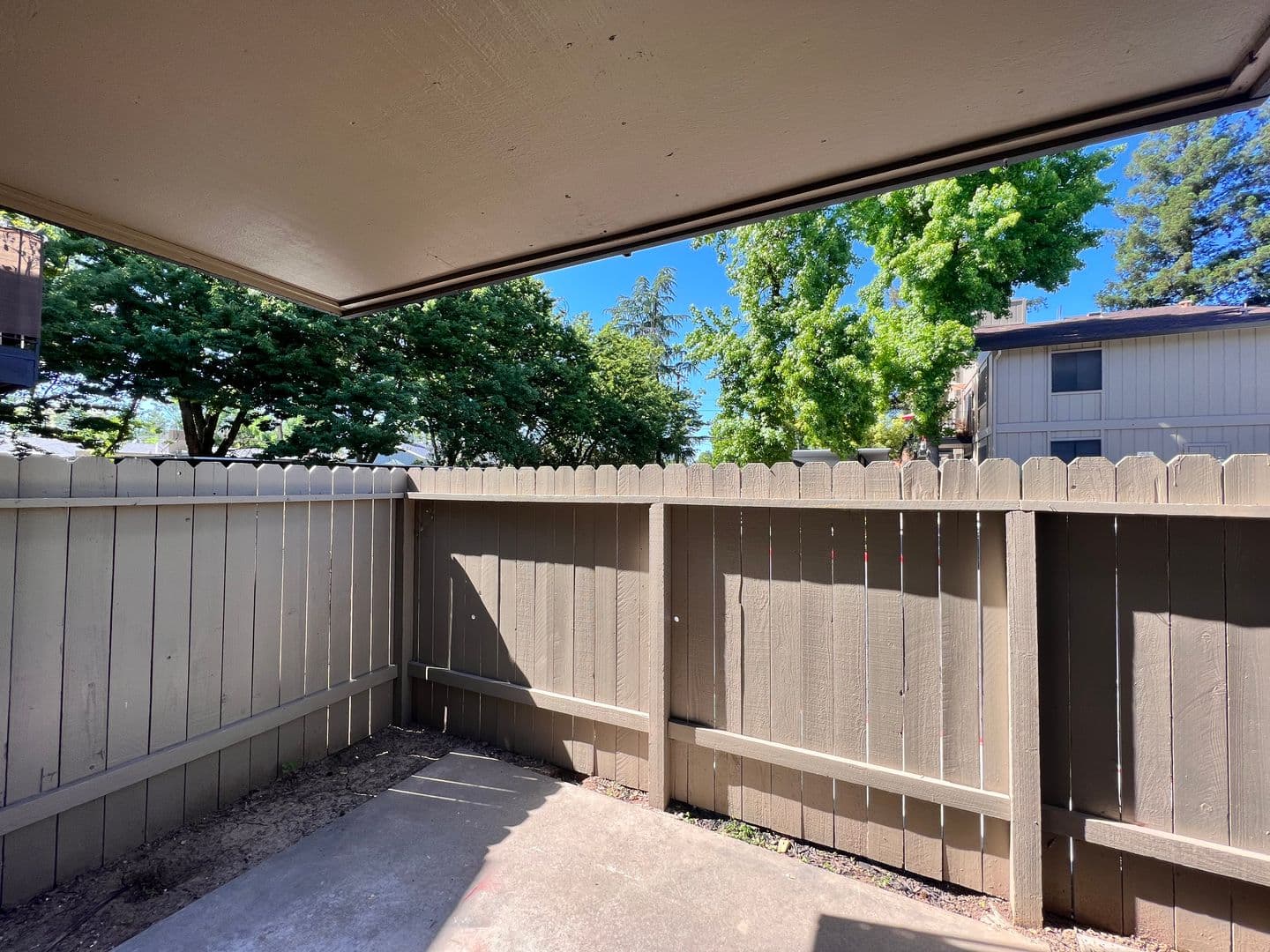 Carmichael Apartment: 5420 El Camino Ave