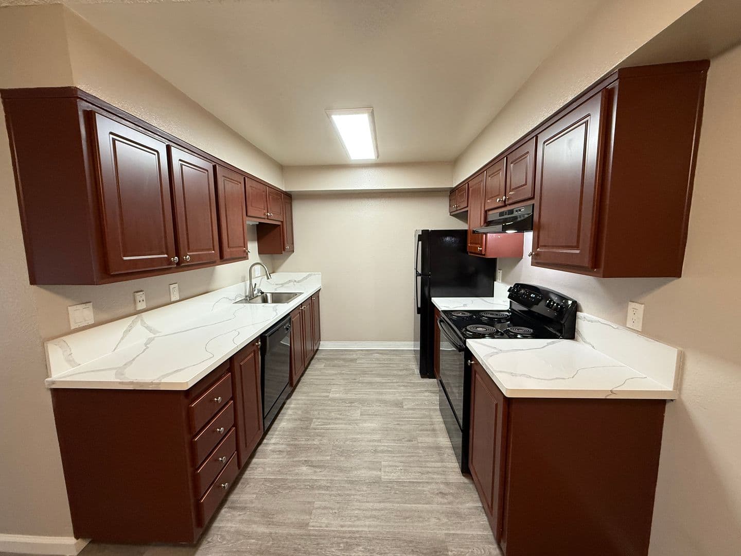 Carmichael Apartment: 5420 El Camino Ave