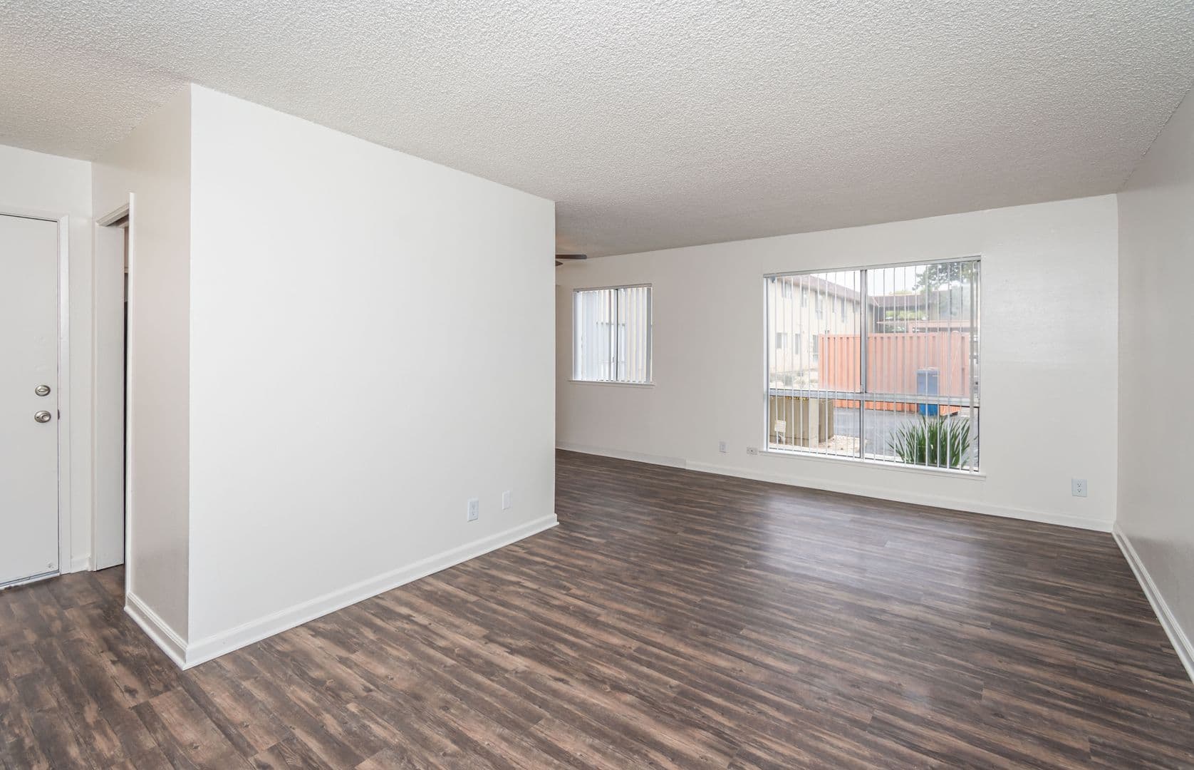 Sacramento Apartment: 2929 Edison Ave