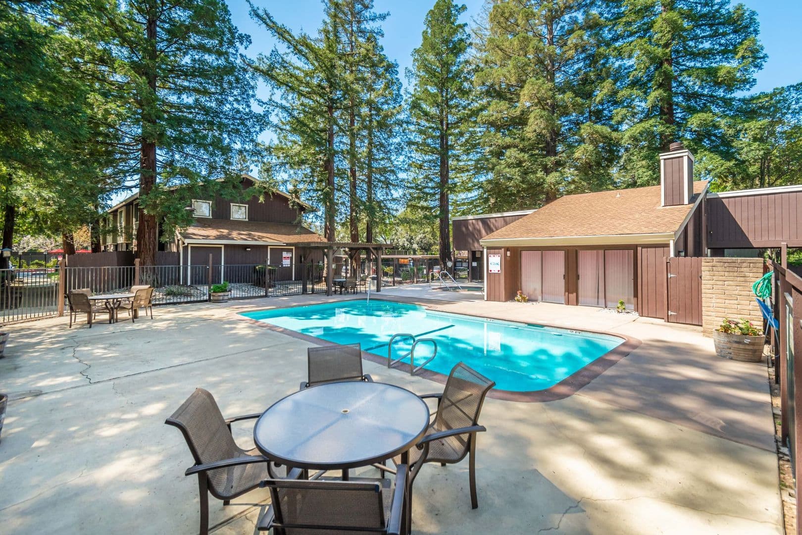 Sacramento Apartment: 1000 Fulton Avenue
