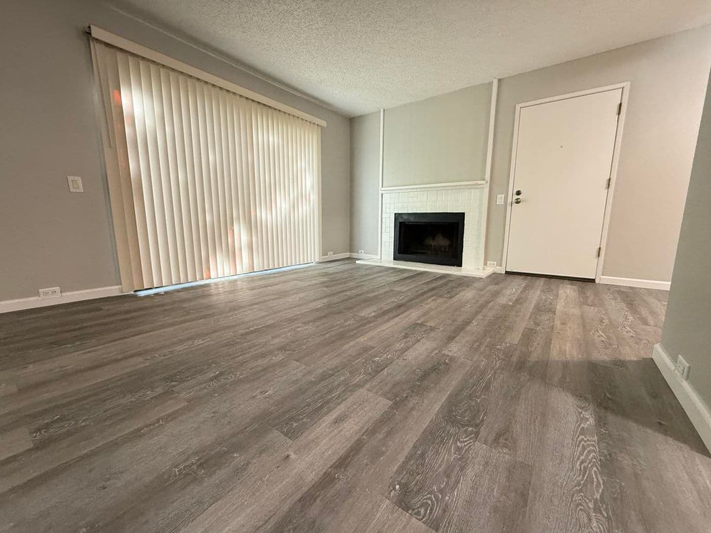 Carmichael Apartment: 5420 El Camino Ave