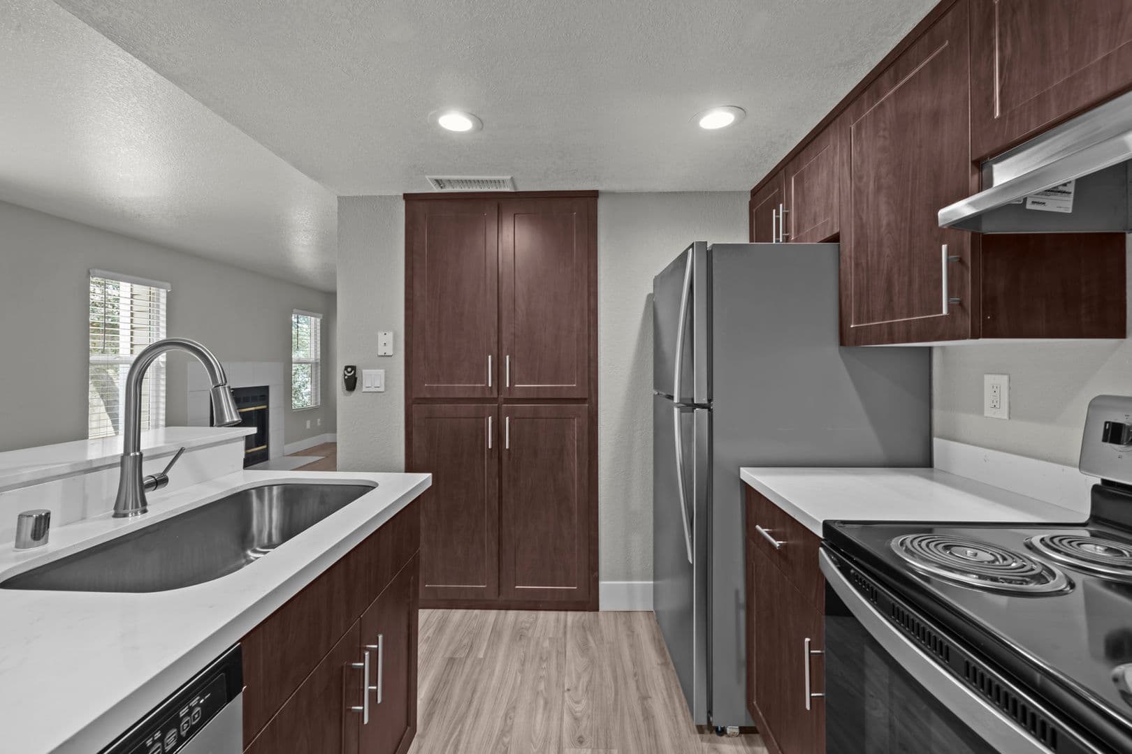 Rancho Cordova Apartment: 2330 Vehicle Dr