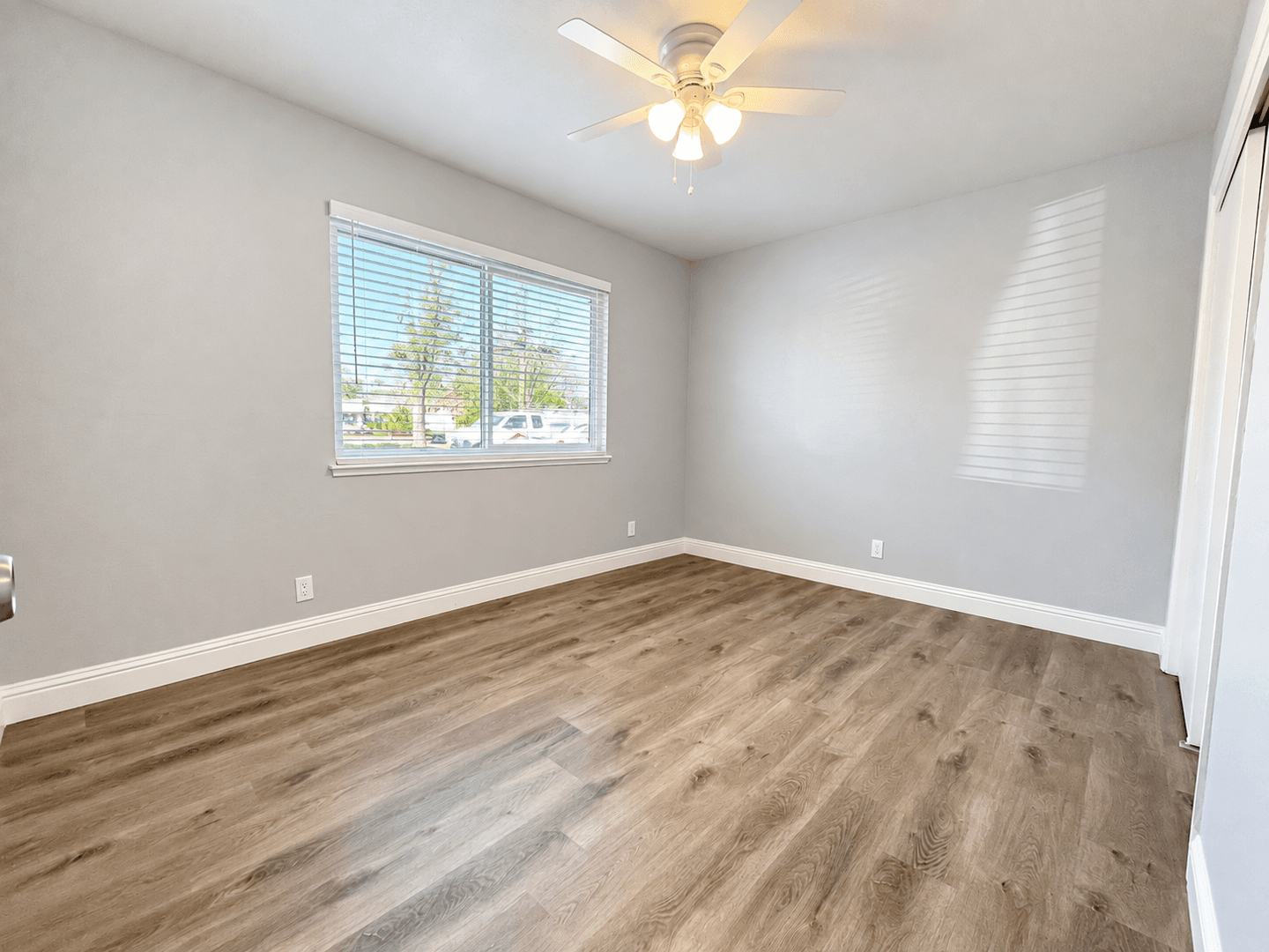 Carmichael Apartment: 5914 Stanley Ave