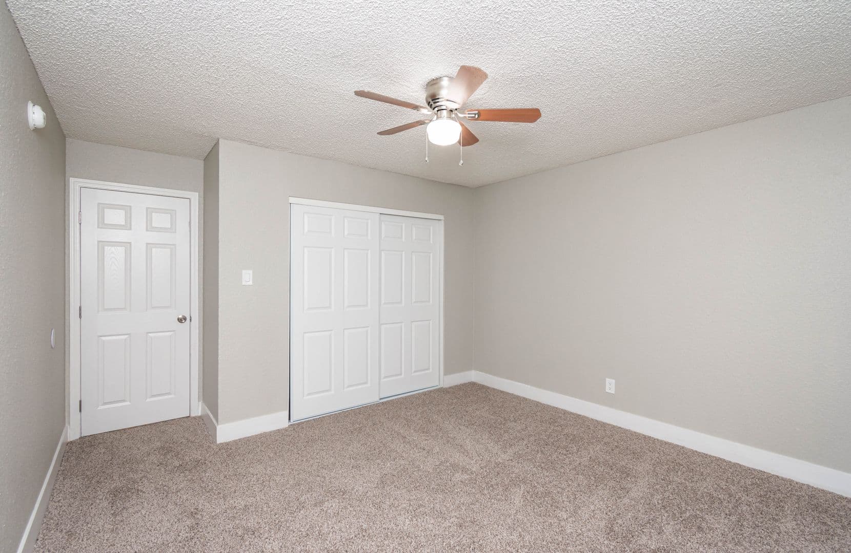 Sacramento Apartment: 1580 Morse Avenue