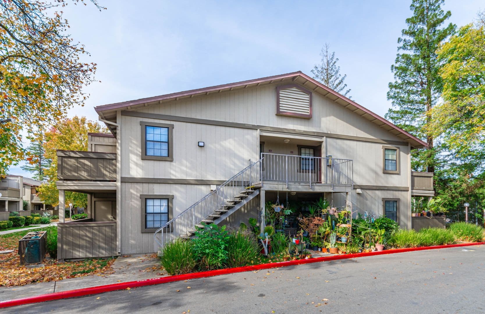 Sacramento Apartment: 4930 College Oak Dr
