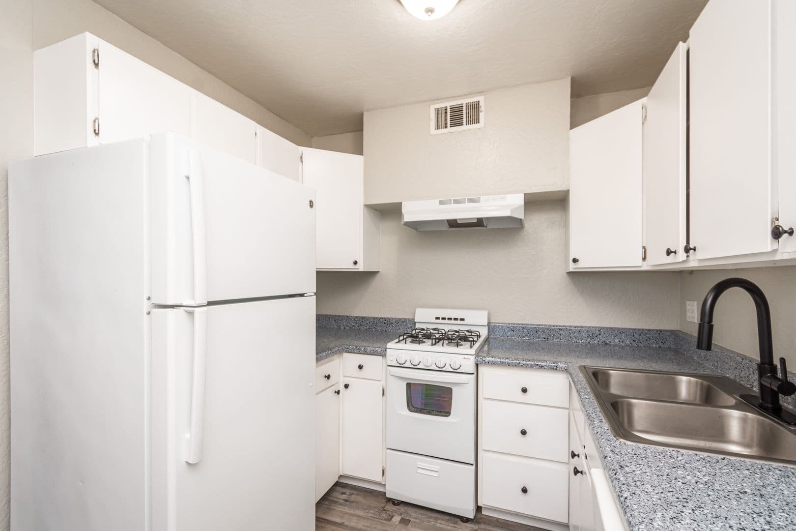 Carmichael Apartment: 5801 Winding Way