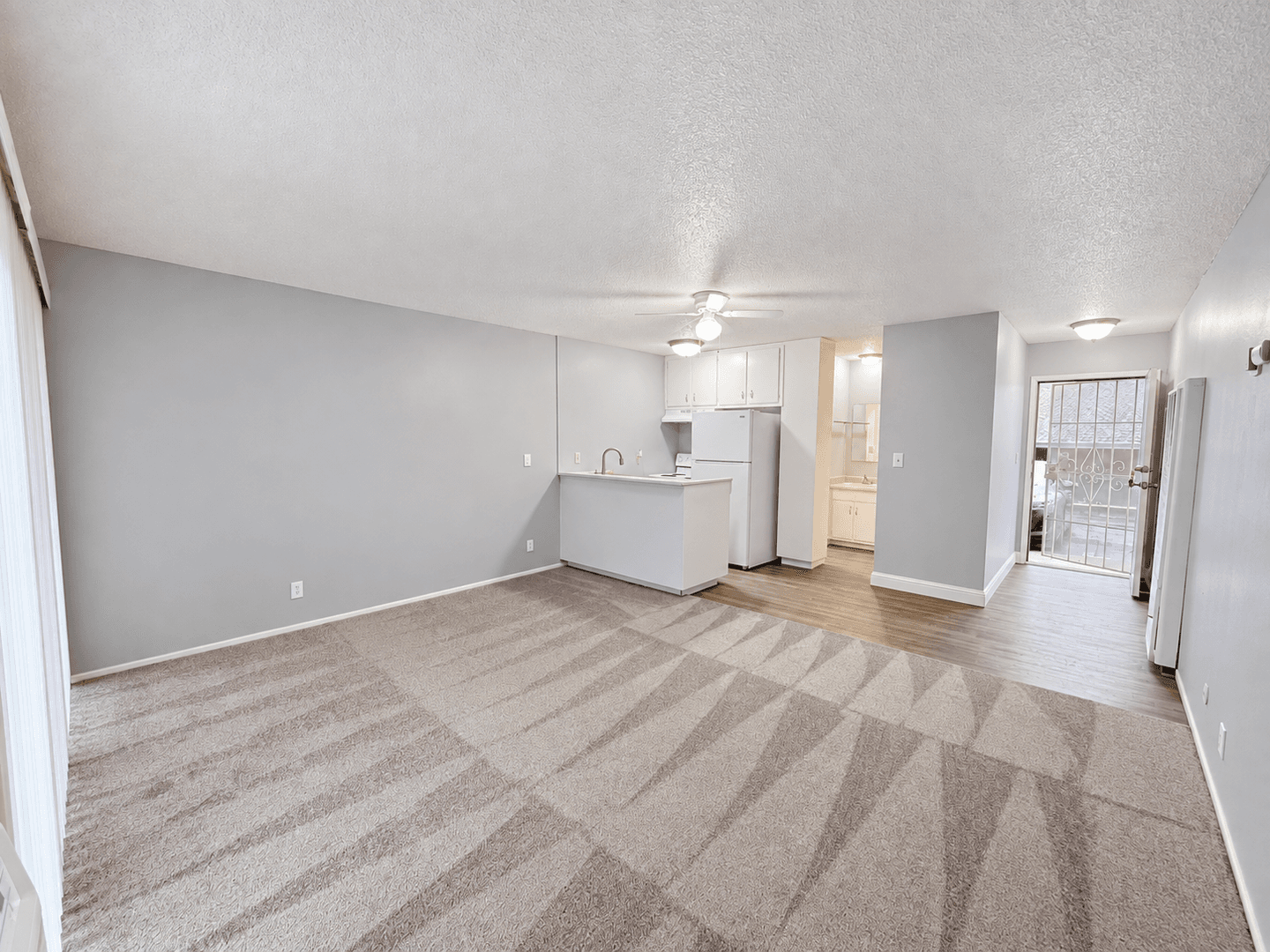 Carmichael Apartment: 5914 Stanley Ave