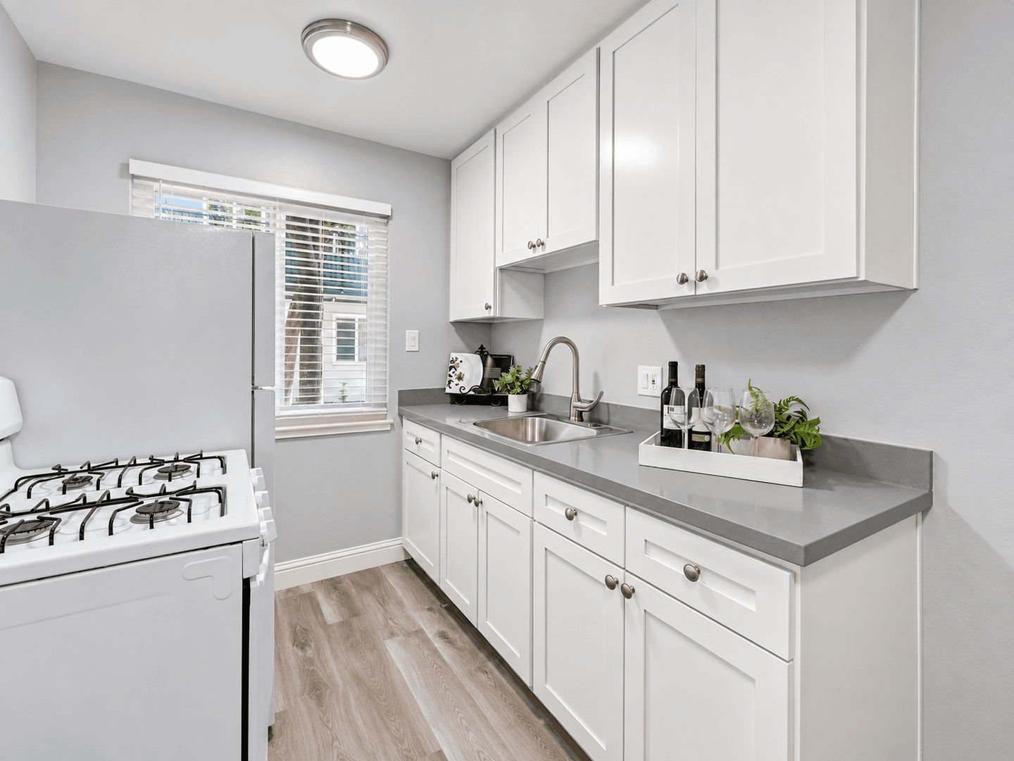 Sacramento Apartment: 3401 Balmoral Drive