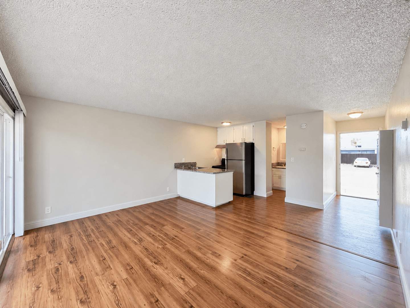 Carmichael Apartment: 5914 Stanley Ave