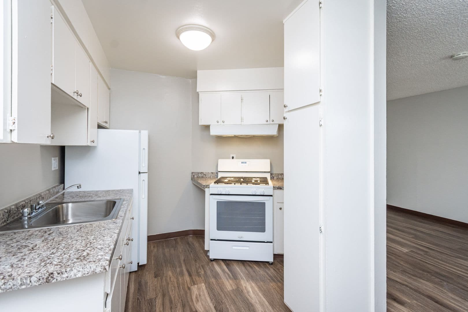 Sacramento Apartment: 5119 Hillsdale Blvd