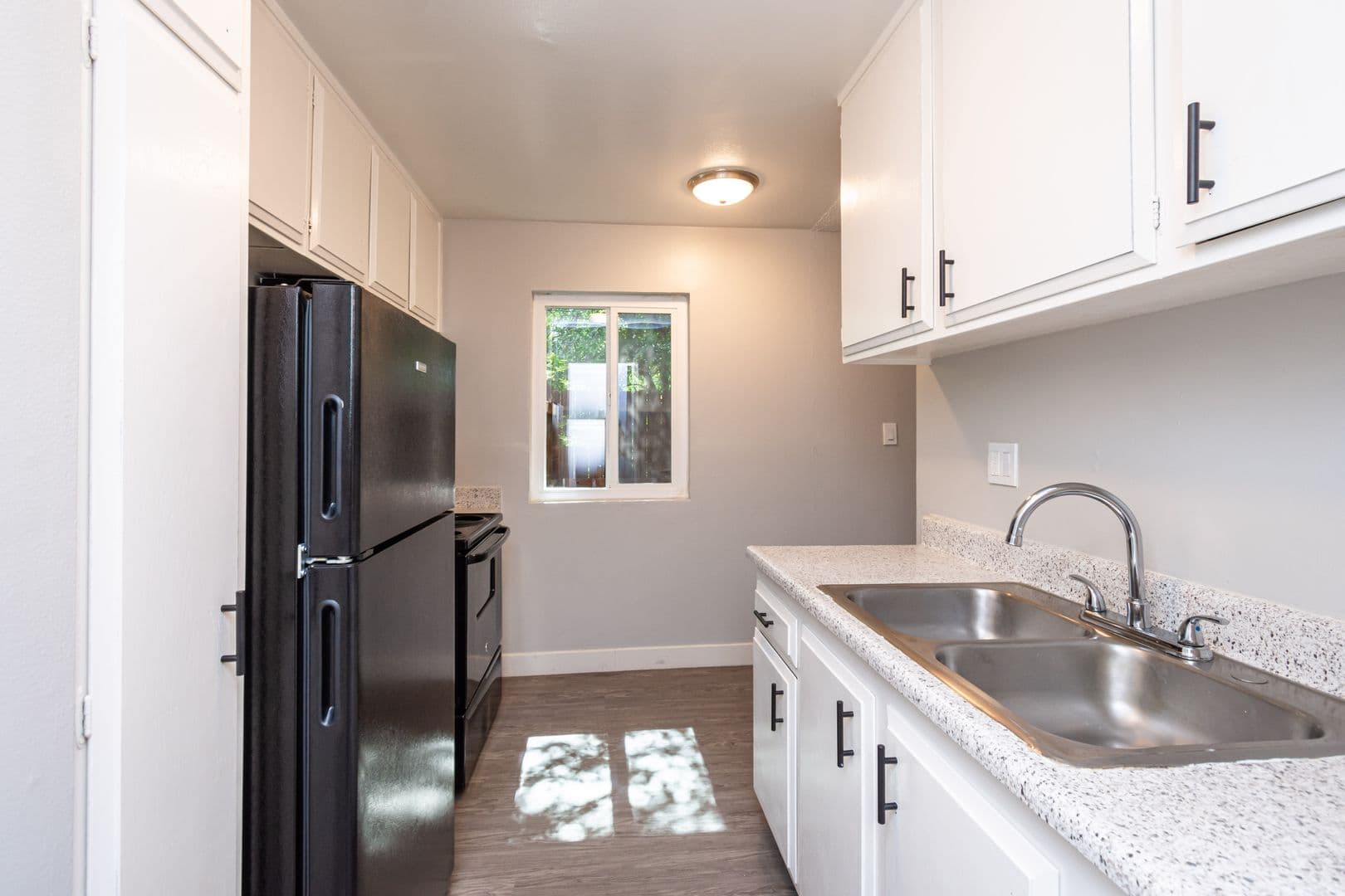 Sacramento Apartment: 2807 Elvyra Way