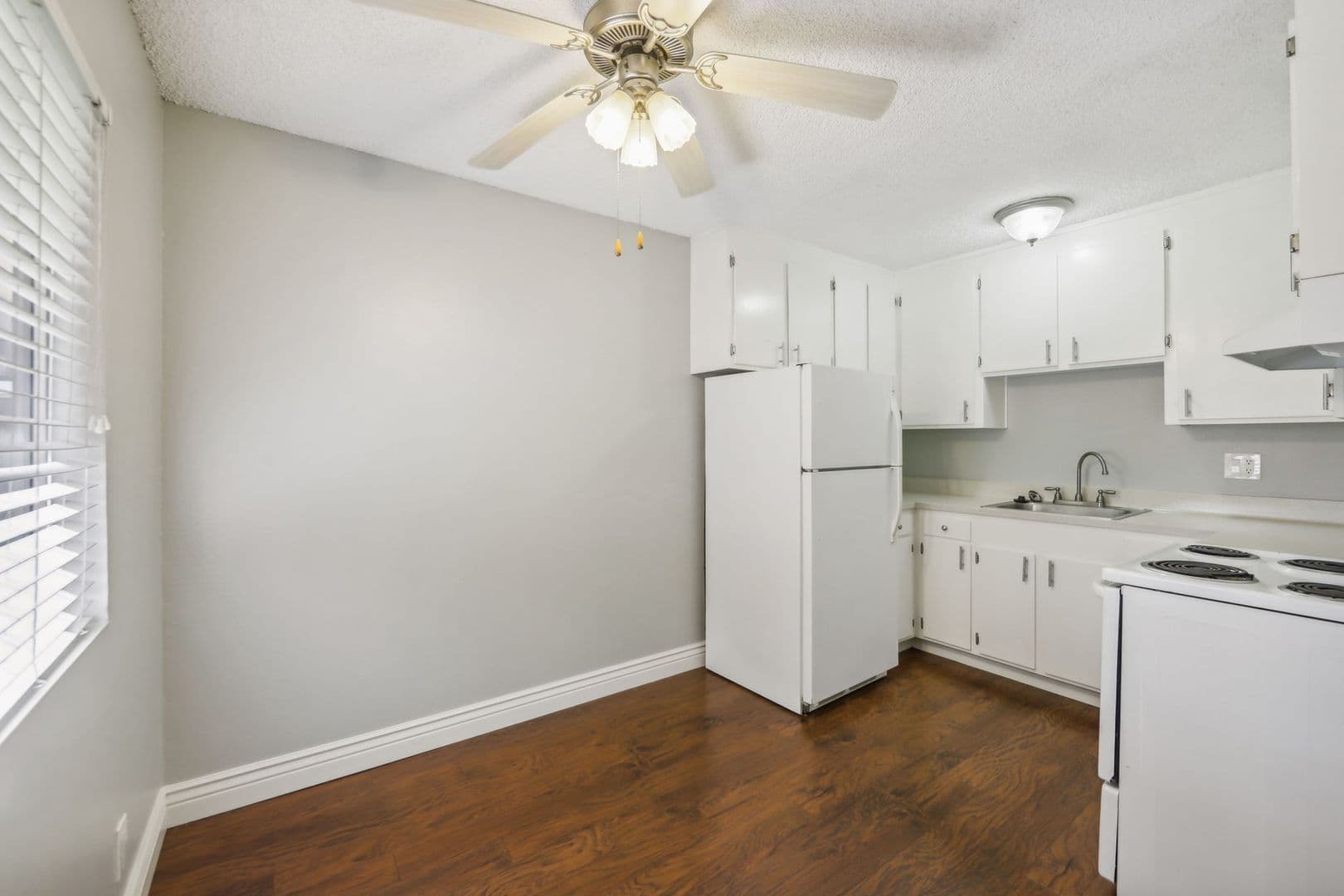 San Leandro Apartment: 13495 Bancroft Ave