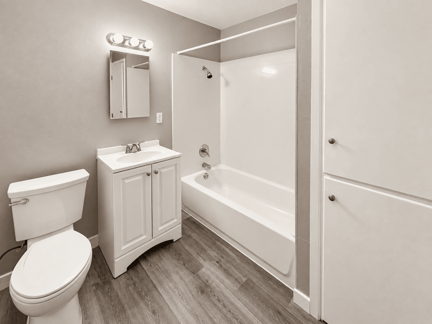 Carmichael Apartment: 5914 Stanley Ave