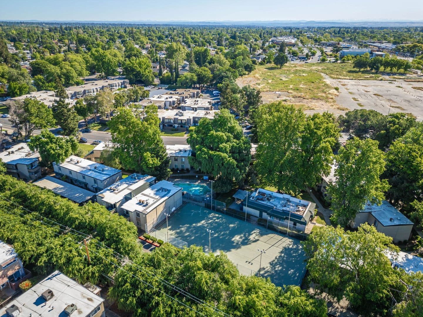 Rancho Cordova Apartment: 2850 La Loma Drive