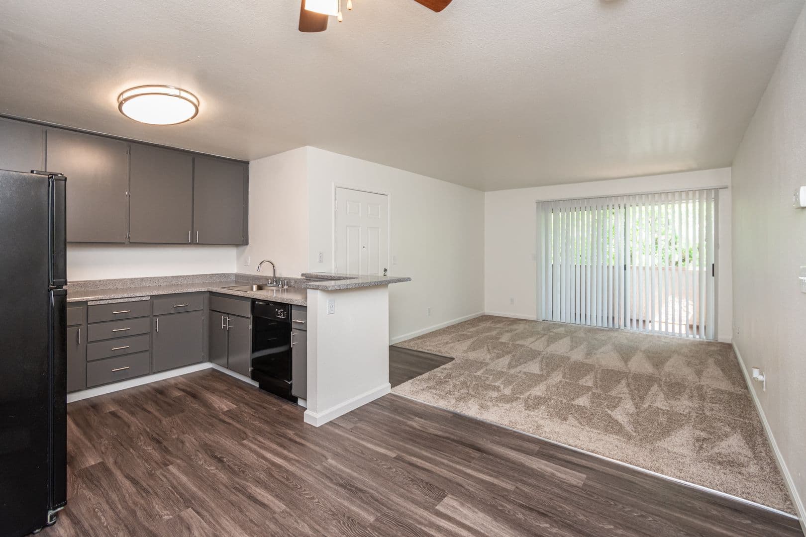 Sacramento Apartment: 7826 Center Parkway