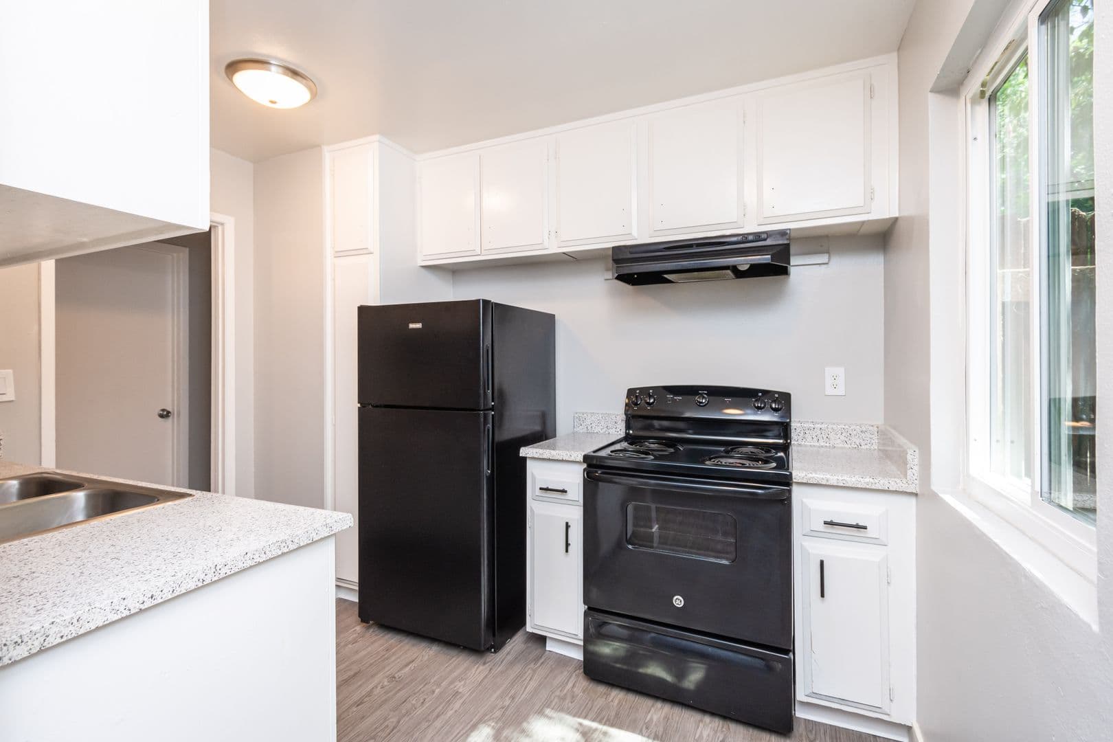 Sacramento Apartment: 2807 Elvyra Way