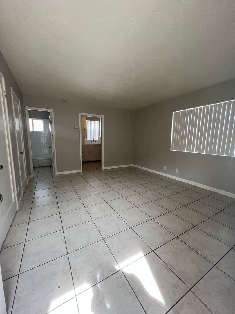 Sacramento Apartment: 355-375 El Camino Ave