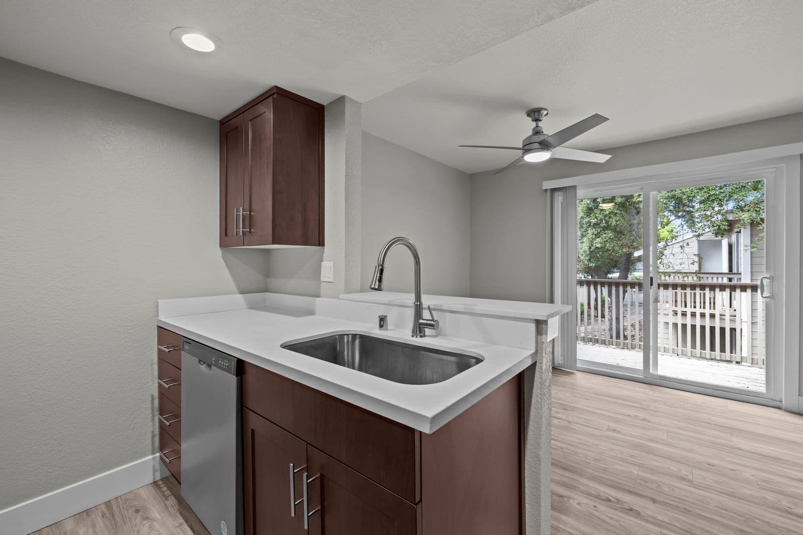 Rancho Cordova Apartment: 2330 Vehicle Dr
