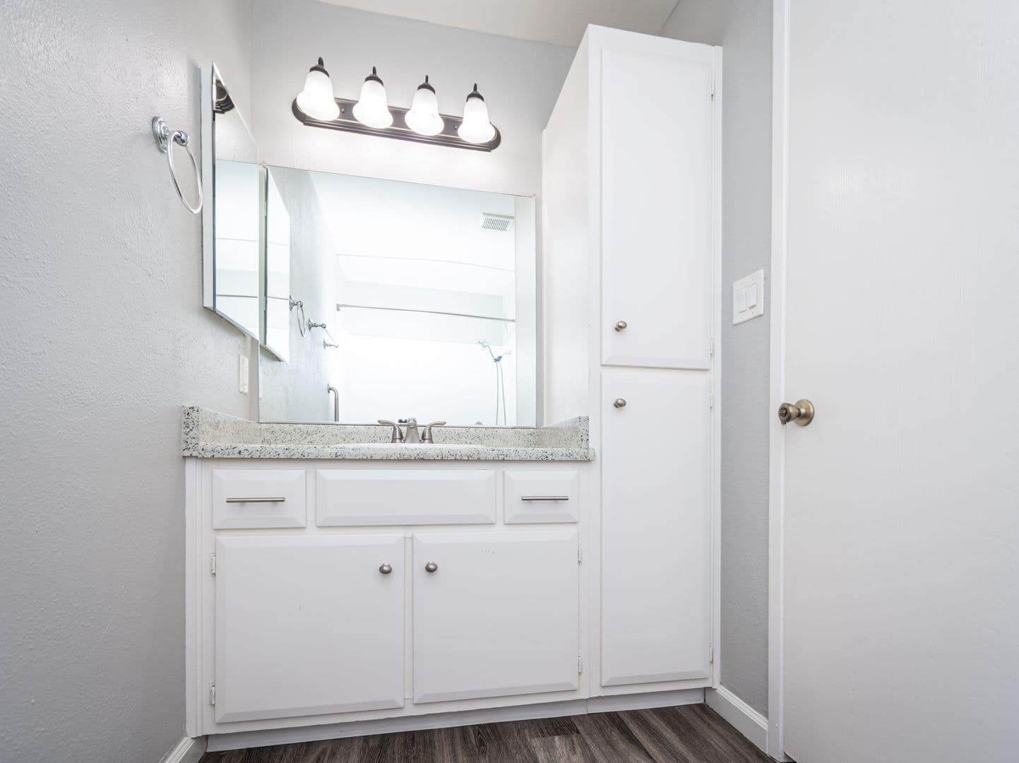 Sacramento Apartment: 1000 Fulton Avenue