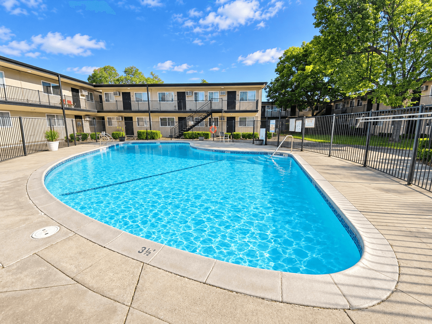 Sacramento Apartment: 2512 Edison Ave