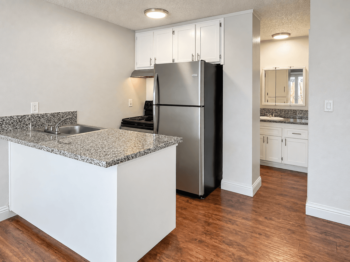 Carmichael Apartment: 5914 Stanley Ave
