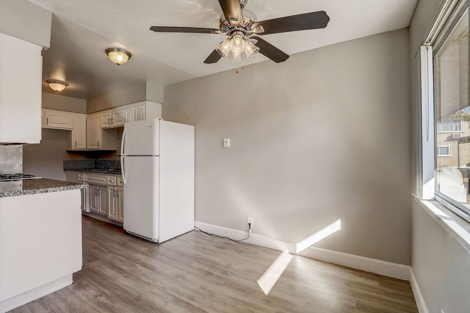 Sacramento Apartment: 3821 Marconi Ave