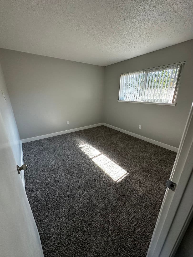 Sacramento Apartment: 1588 Morse Ave