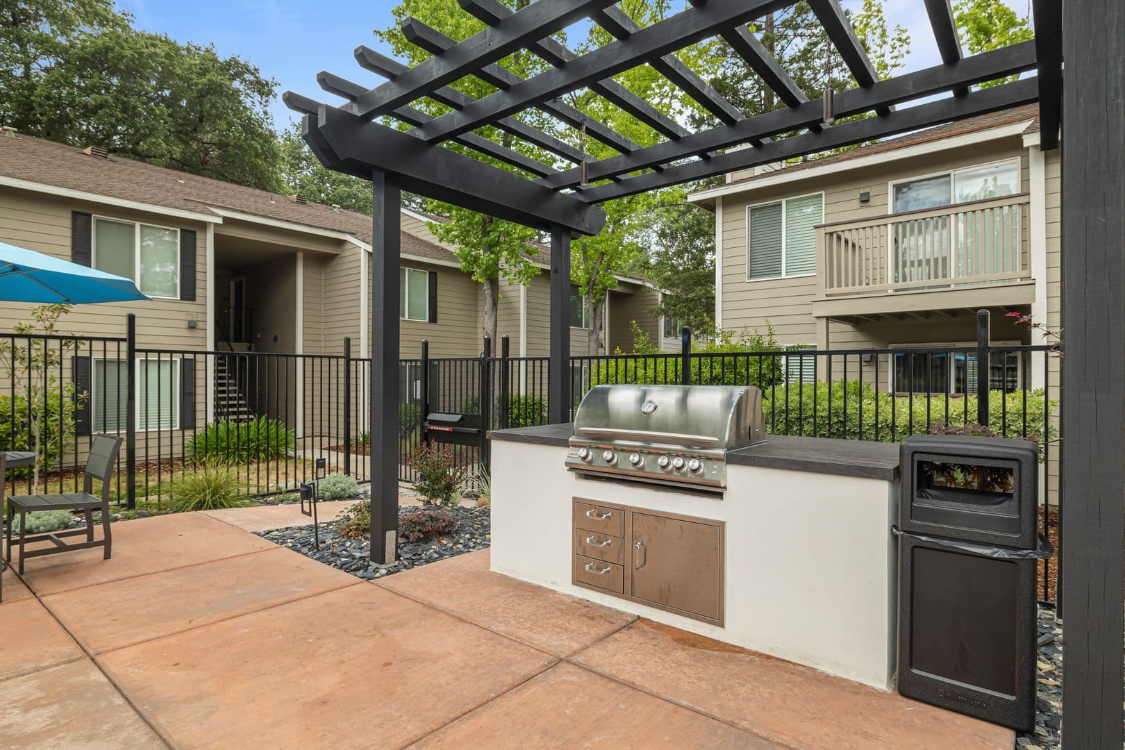 Rancho Cordova Apartment: 2330 Vehicle Dr