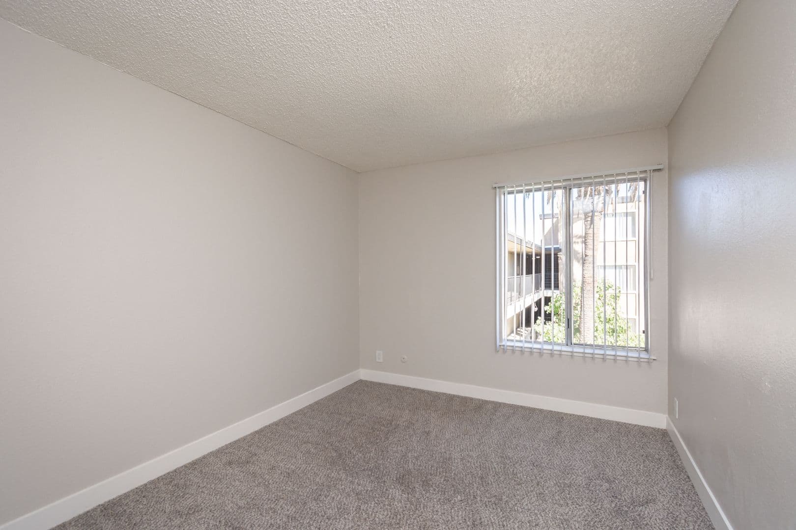 Sacramento Apartment: 2025 28th Street