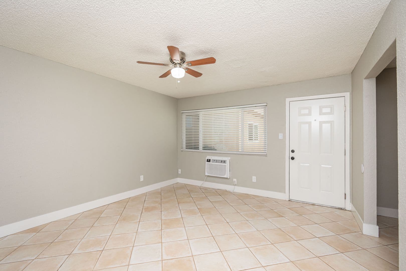 Sacramento Apartment: 1580 Morse Avenue