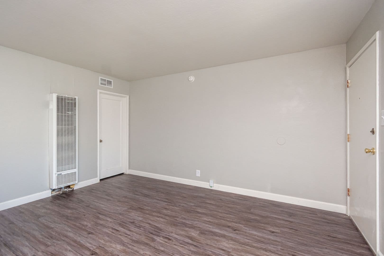 Sacramento Apartment: 2850 Darwin St