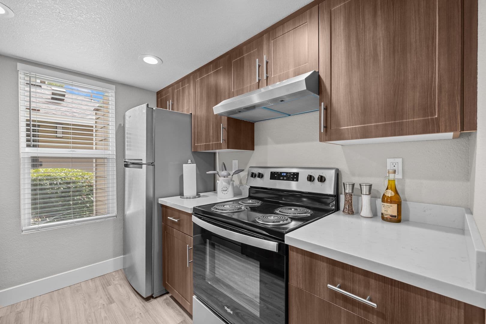 Rancho Cordova Apartment: 2330 Vehicle Dr