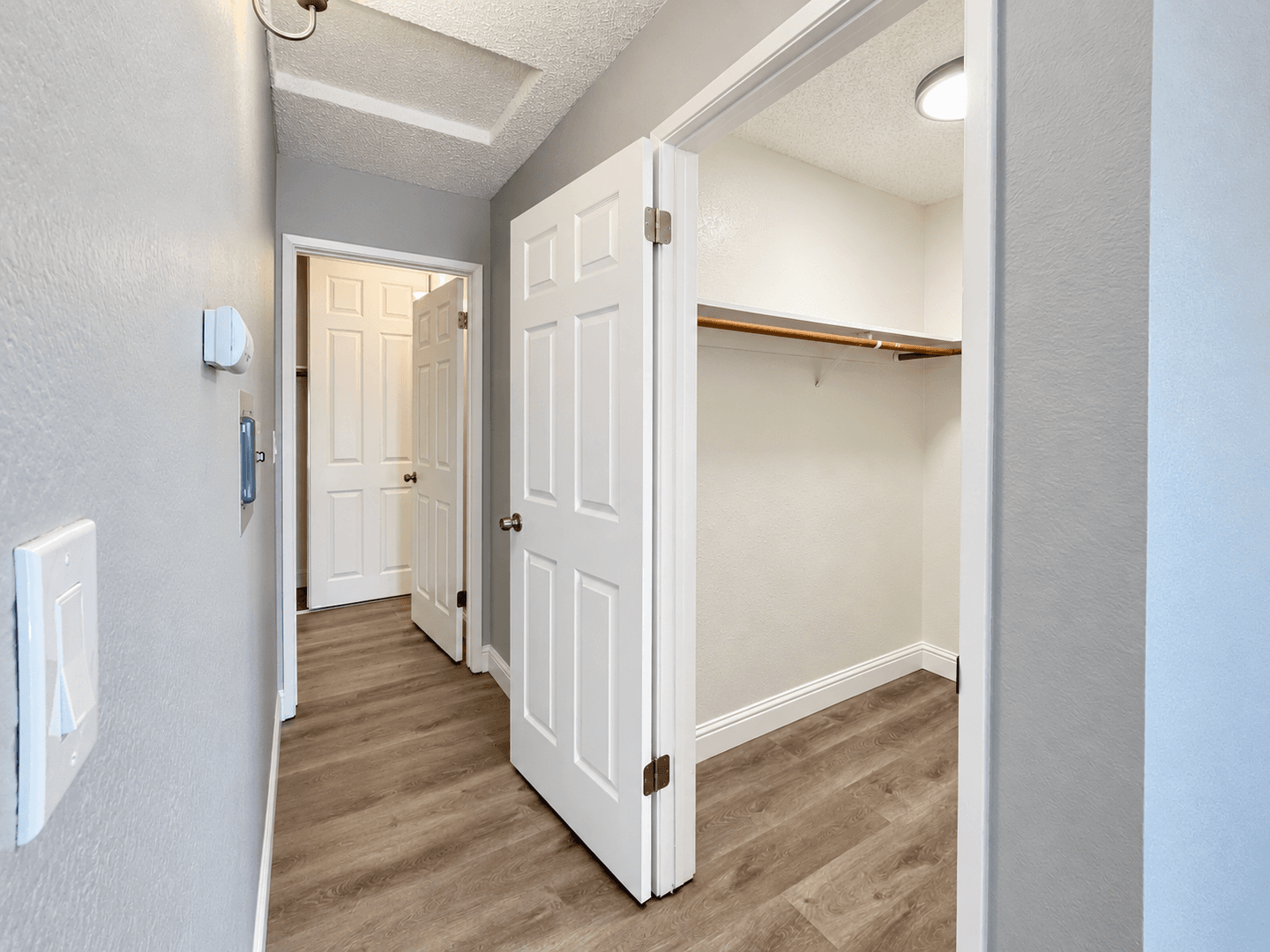 Sacramento Apartment: 1930 Wright Street