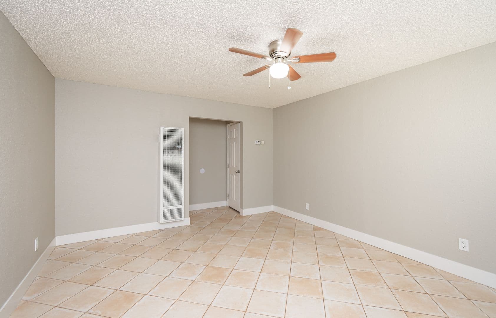 Sacramento Apartment: 1580 Morse Avenue