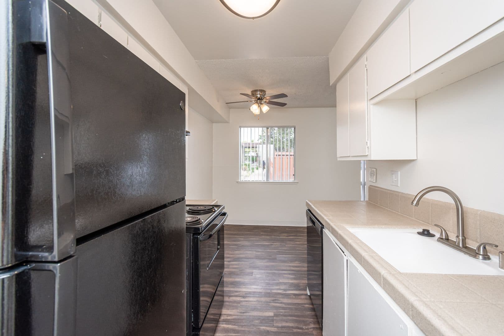 Sacramento Apartment: 2929 Edison Ave
