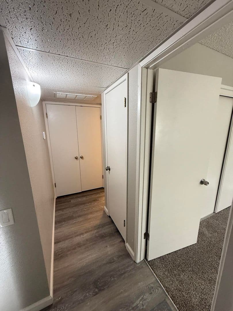 Carmichael Apartment: 5420 El Camino Ave