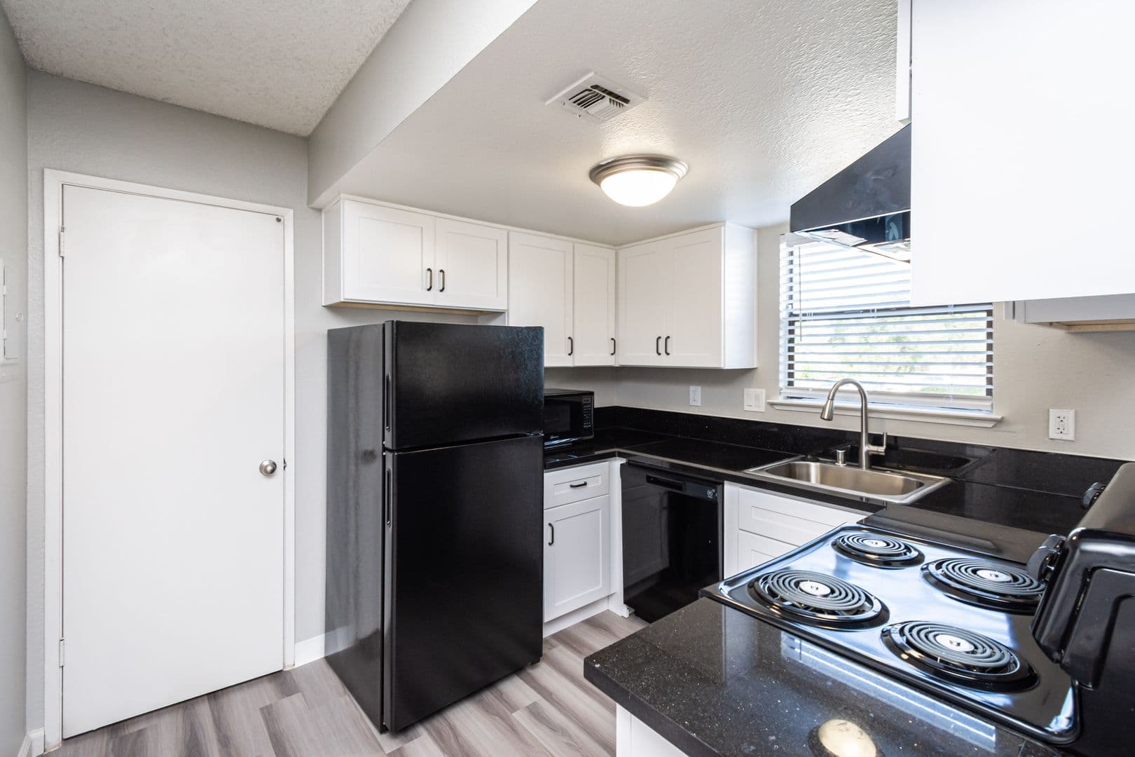 Citrus Heights Apartment: 7969 Pebble Beach Dr