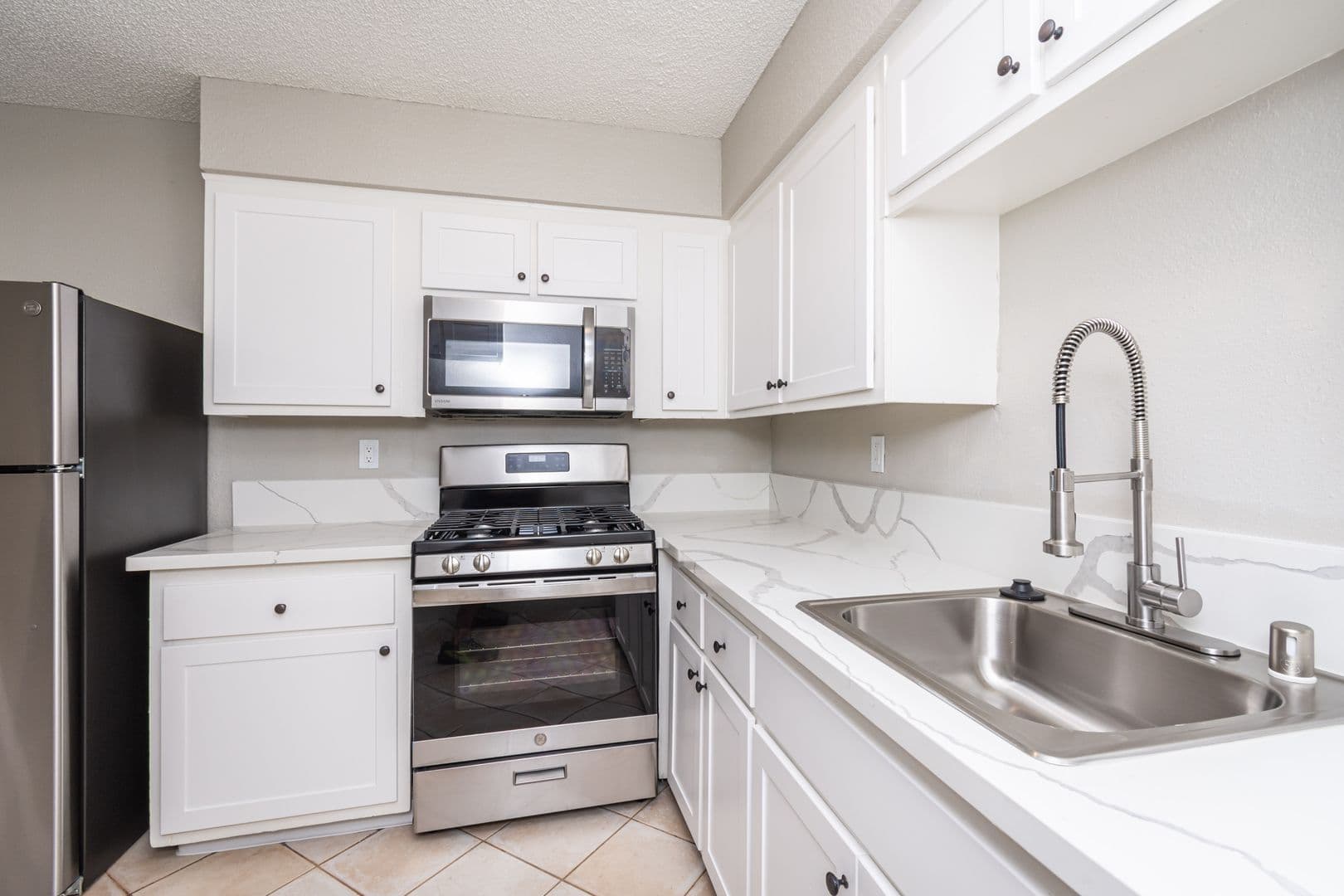 Sacramento Apartment: 1580 Morse Avenue