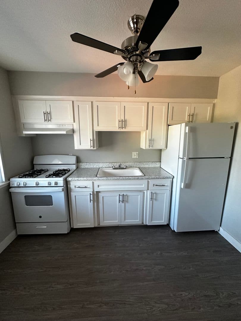 Sacramento Apartment: 1588 Morse Ave