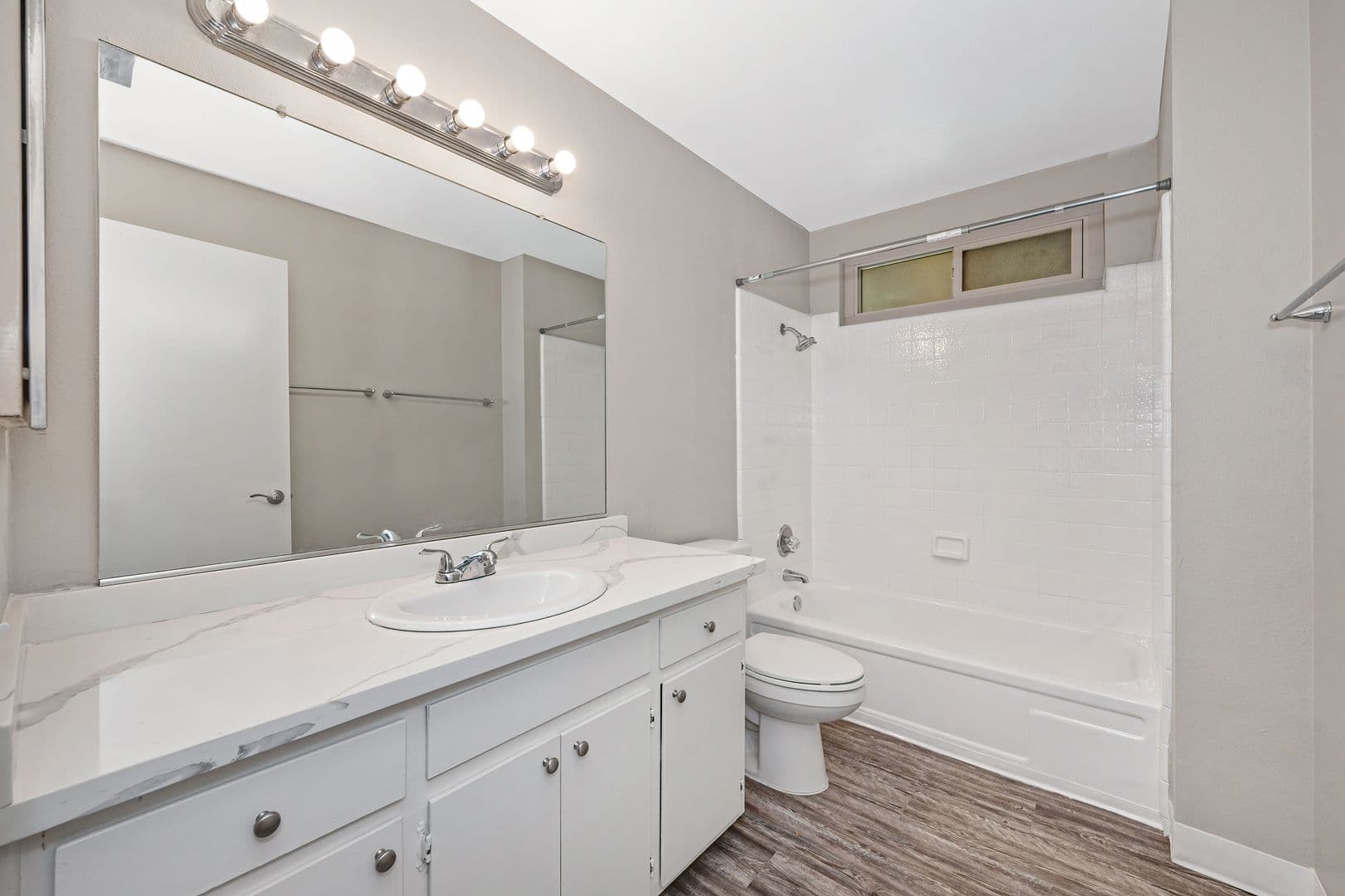 Chico Apartment: 476 E Lassen Ave